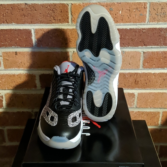 Air Jordan 11 Retro Low IE - Picture 5 of 6